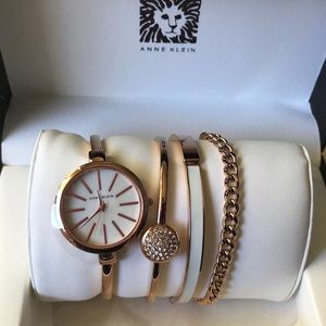 BNWT!!Anne Klein Watch and Bracelets Set(Rosegold)